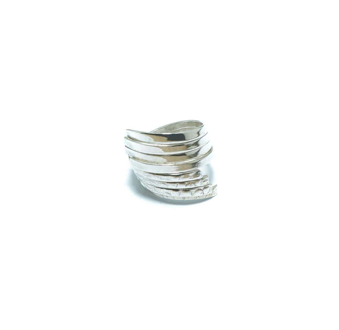 Luxury silver solid ring with twisted patterns - ITIncanTraditional