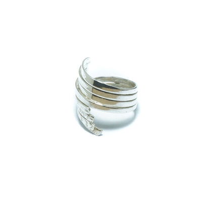 Luxury silver solid ring with twisted patterns - ITIncanTraditional