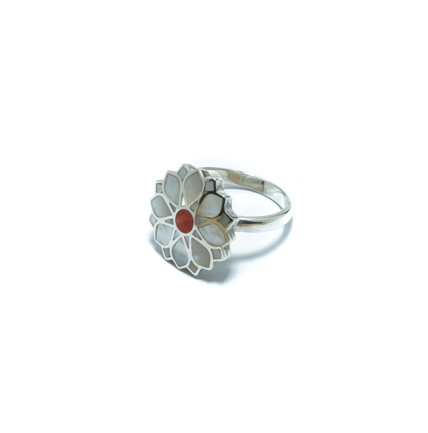 Flower Mother or Pearl design solid silver ring - ITIncanTraditional