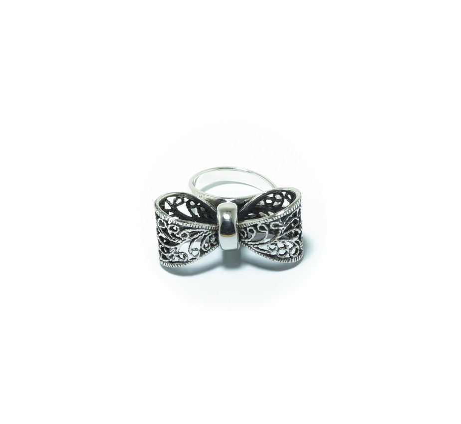 Bow Tie luxury solid silver ring in oxidized silver - ITIncanTraditional