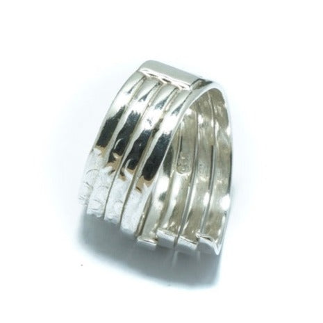 Luxury silver solid ring with twisted patterns - ITIncanTraditional