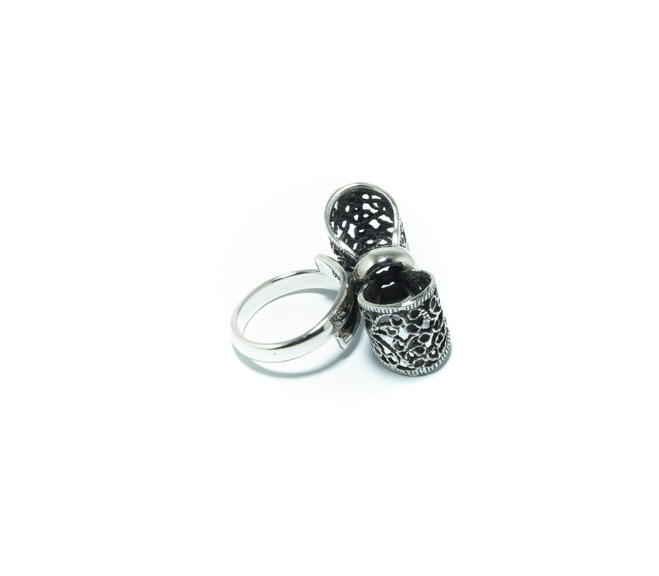 Bow Tie luxury solid silver ring in oxidized silver - ITIncanTraditional