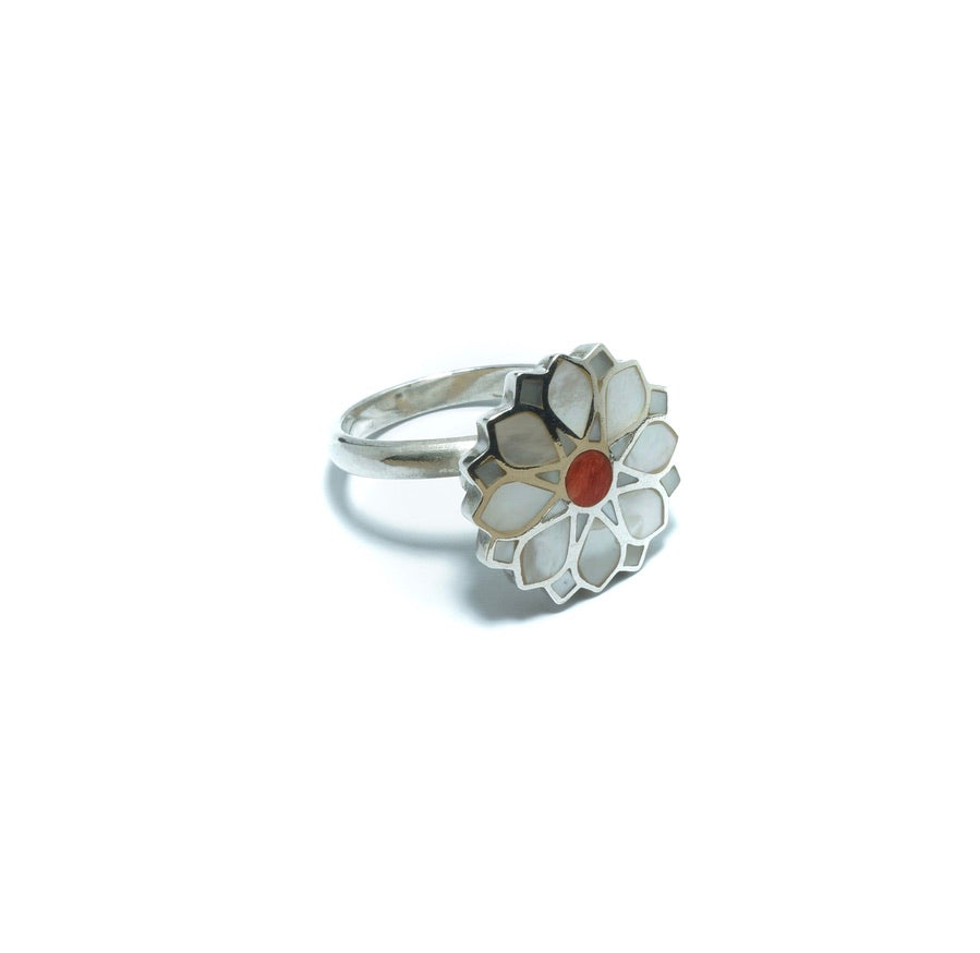 Flower Mother or Pearl design solid silver ring - ITIncanTraditional