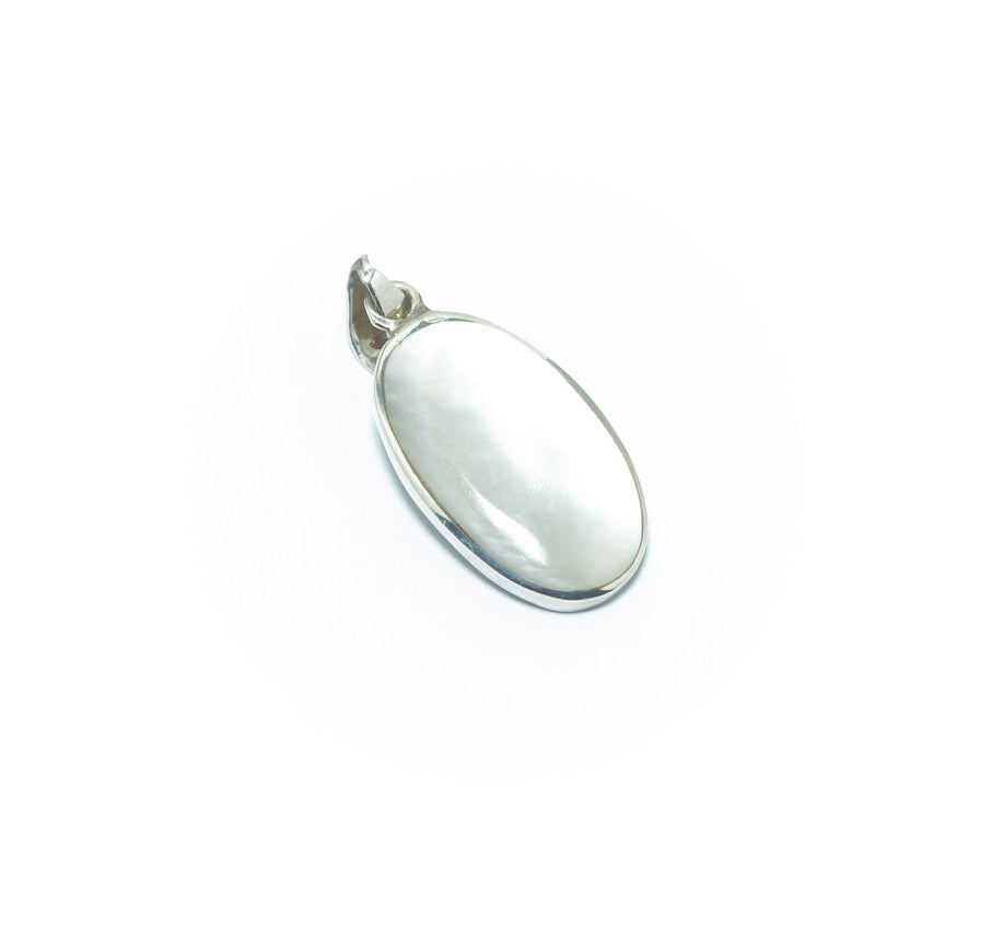 Mother of Pearl luxury oval solid silver pendant - ITIncanTraditional