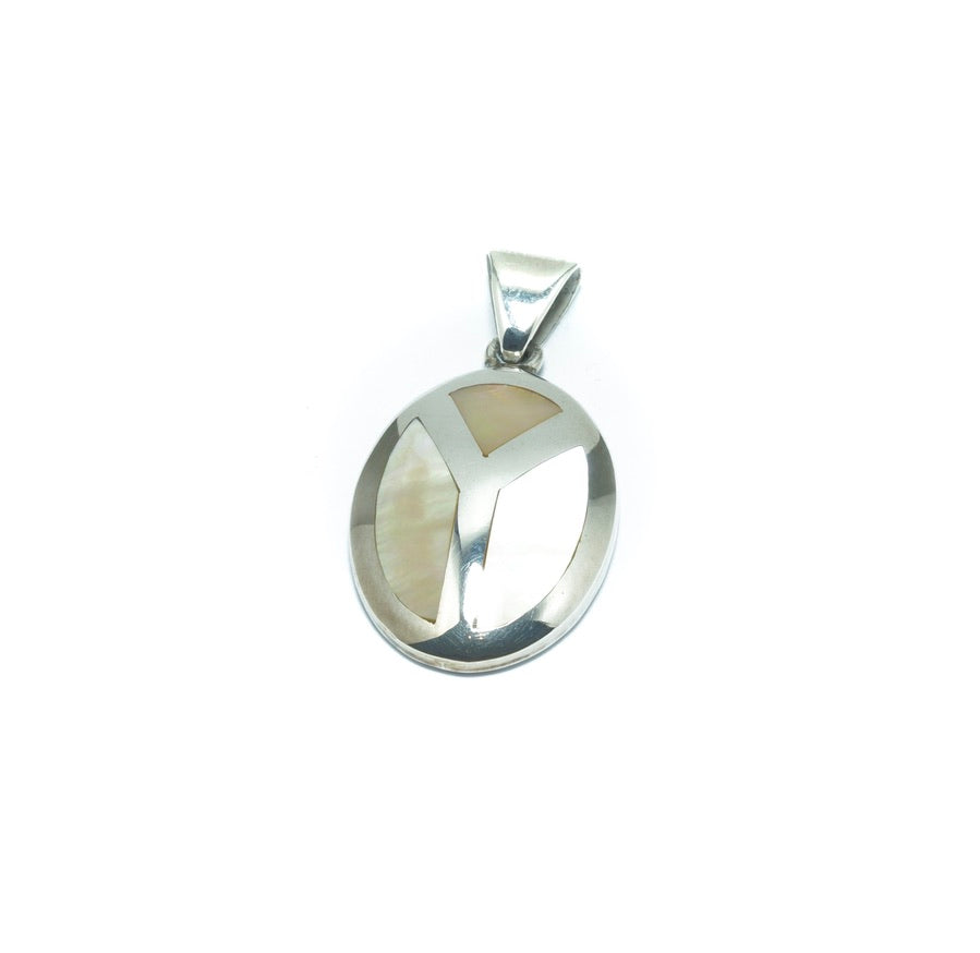 Yellow Nacre luxury oval solid silver pendant - ITIncanTraditional