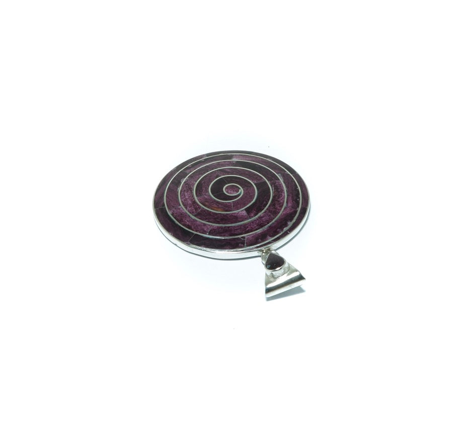 Pachamama Purple Spondylus shell luxury circular solid silver pendant - ITIncanTraditional