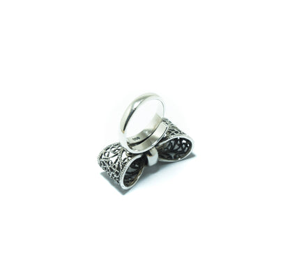 Bow Tie luxury solid silver ring in oxidized silver - ITIncanTraditional