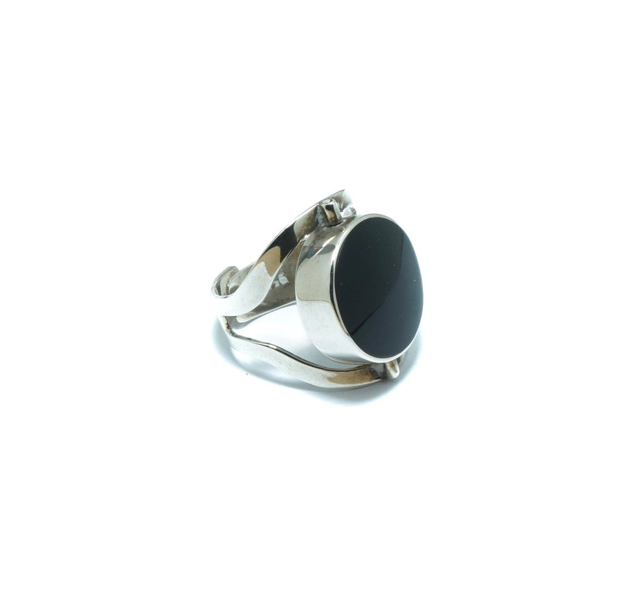 Double luxury circular silver ring with Onyx and Mother of Pearl - ITIncanTraditional