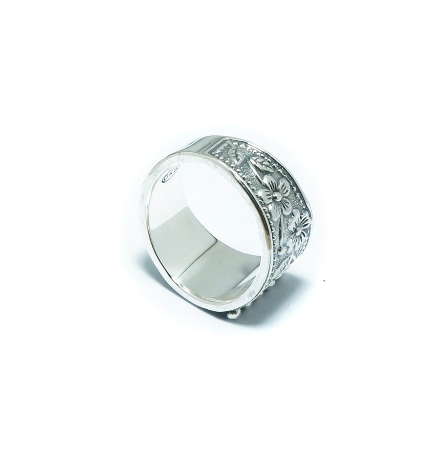 Floral design luxury silver ring - ITIncanTraditional