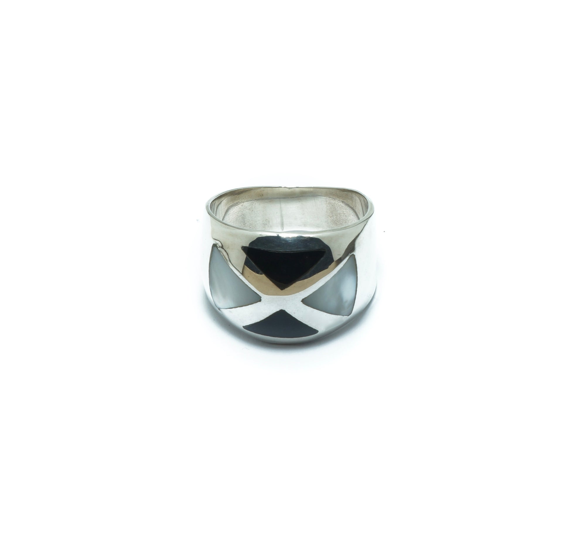 Mother of Pearl luxury solid silver ring with Onyx - ITIncanTraditional