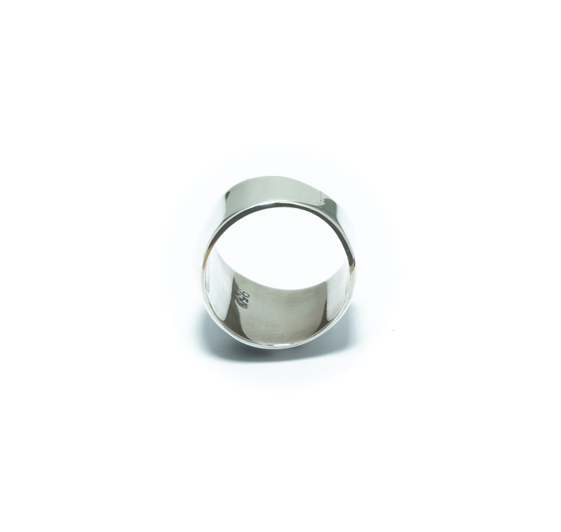 Mother of Pearl luxury solid silver ring with Onyx - ITIncanTraditional