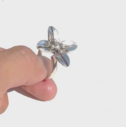 Anillo macizo de plata de lujo fabuloso con flores