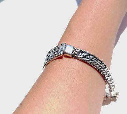 Geometrical luxury elegant silver bracelet