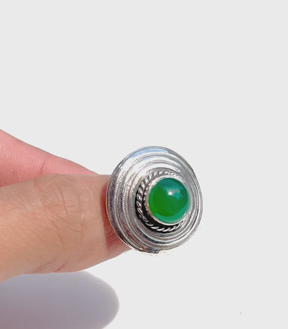 Circular Green Onyx design luxury solid silver ring