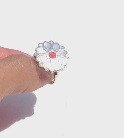 Flower Mother of Pearl design solid silver ring